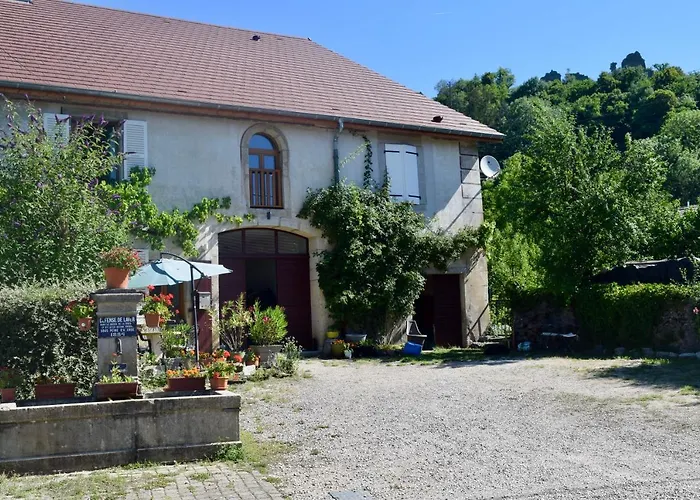 Spacious Apartment In Old Farm Close To Lac De Vouglans