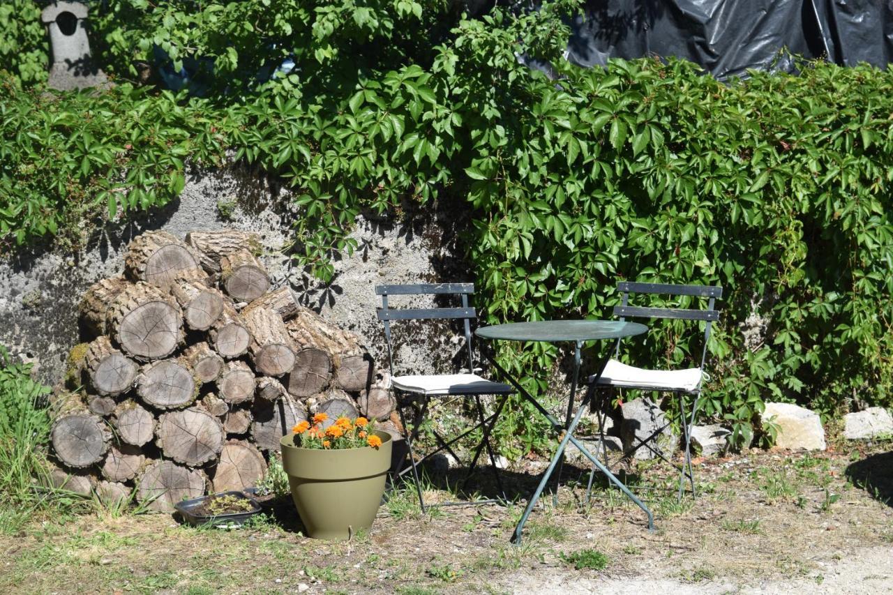 Appartement Spacious In Old Farm Close To De Vouglans La Tour-du-Meix